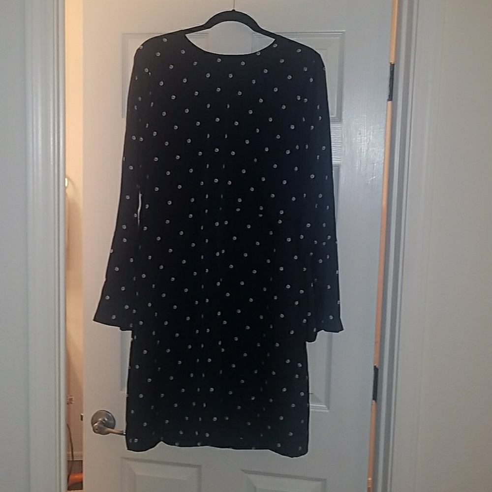 HP!!🎉 Banana Republic Flared Sleeve Dress